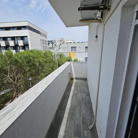 Mia Luxury Golem (Tirana)