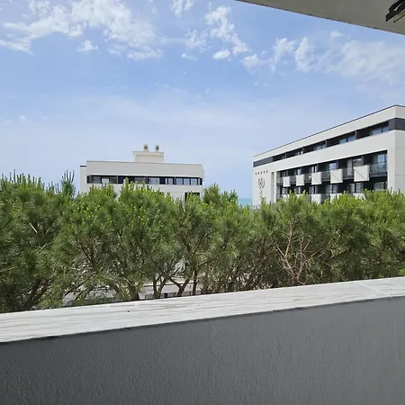 Mia Luxury * Golem (Tirana)