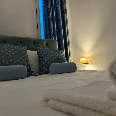 Mia Luxury * Golem