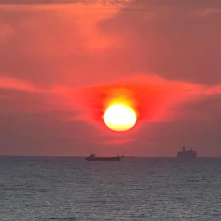 Mia Luxury Golem (Tirana)