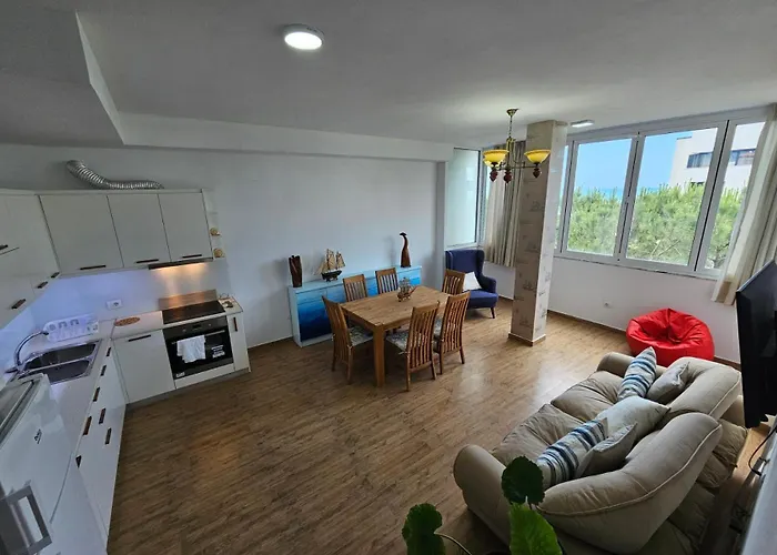 Mia Luxury Golem (Tirana)