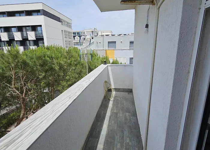 Mia Luxury Golem (Tirana)