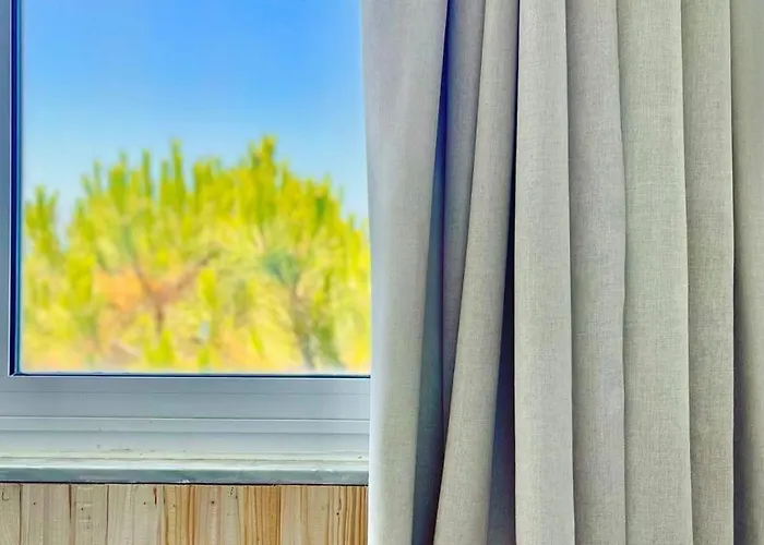 Mia Luxury Golem (Tirana)