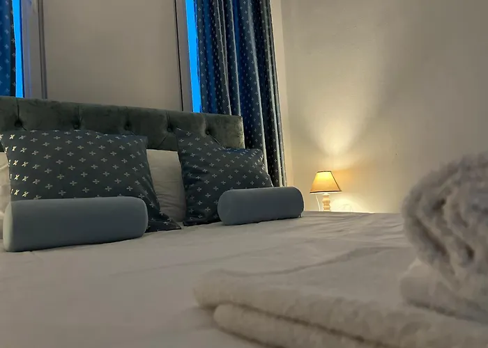 Mia Luxury * Golem (Tirana)